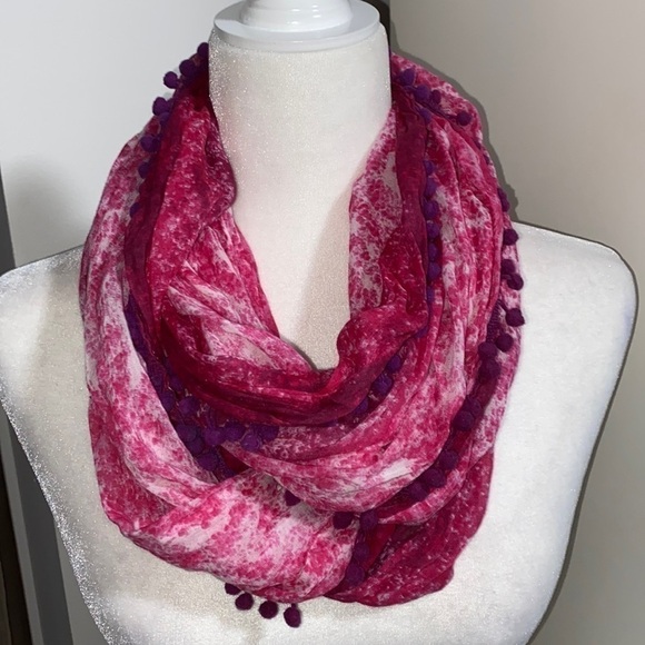 American Eagle Pink Purple Tie Dye Artsy Bohemian Pom Pom Tassels Infinity Scarf - Picture 3 of 16